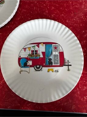 One Hundred 80 Degrees melamine plate set. Vintage motif.